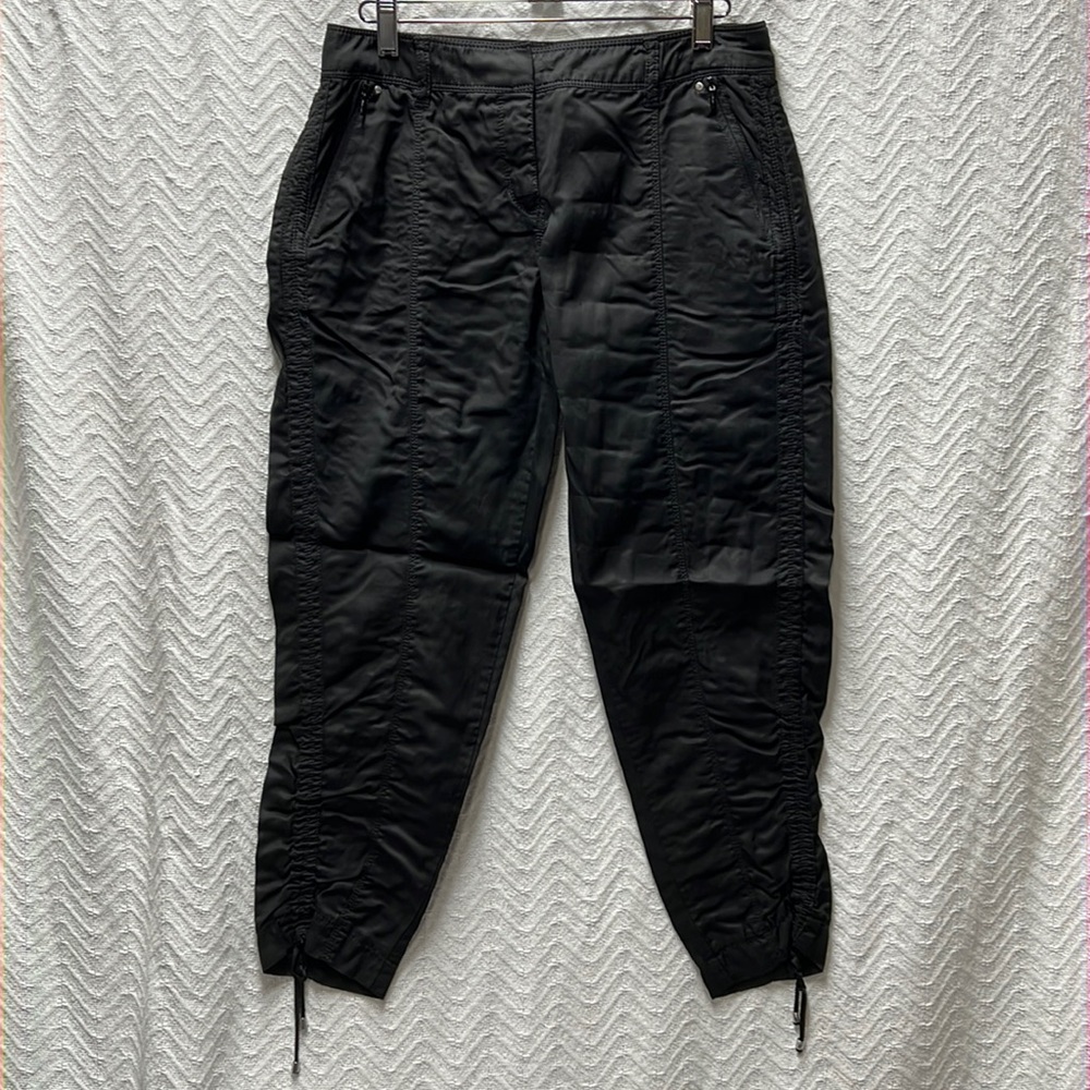 White House Black Market Black Size 2 Crop Leg Pants
